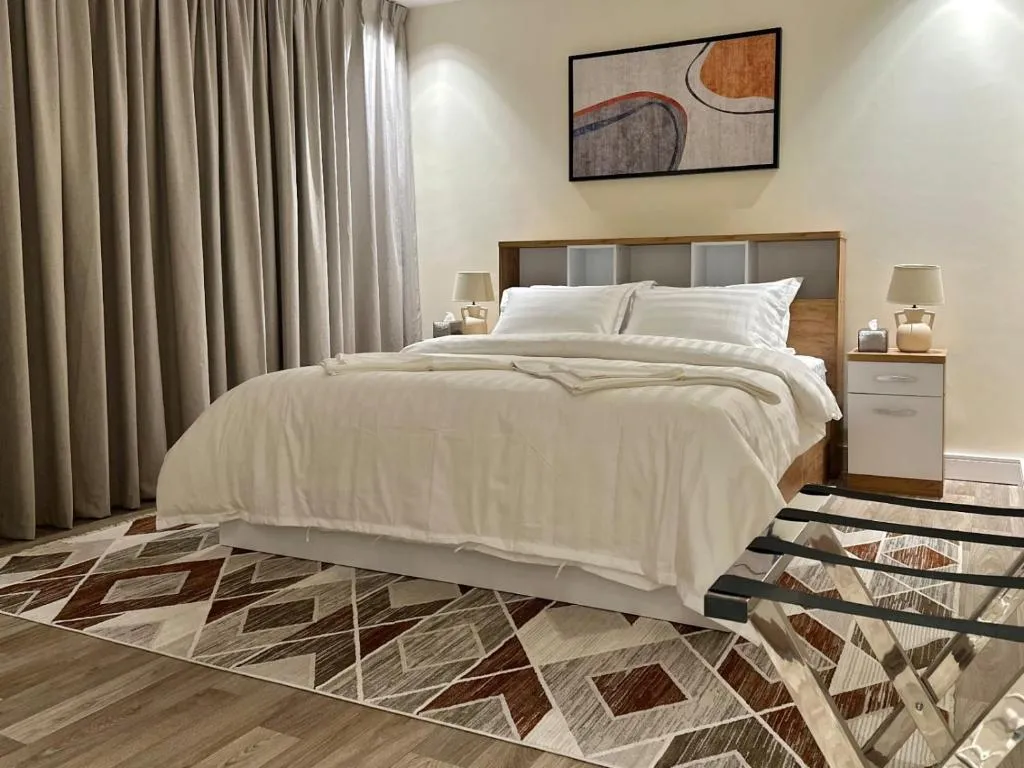 Image of Amas Suite
