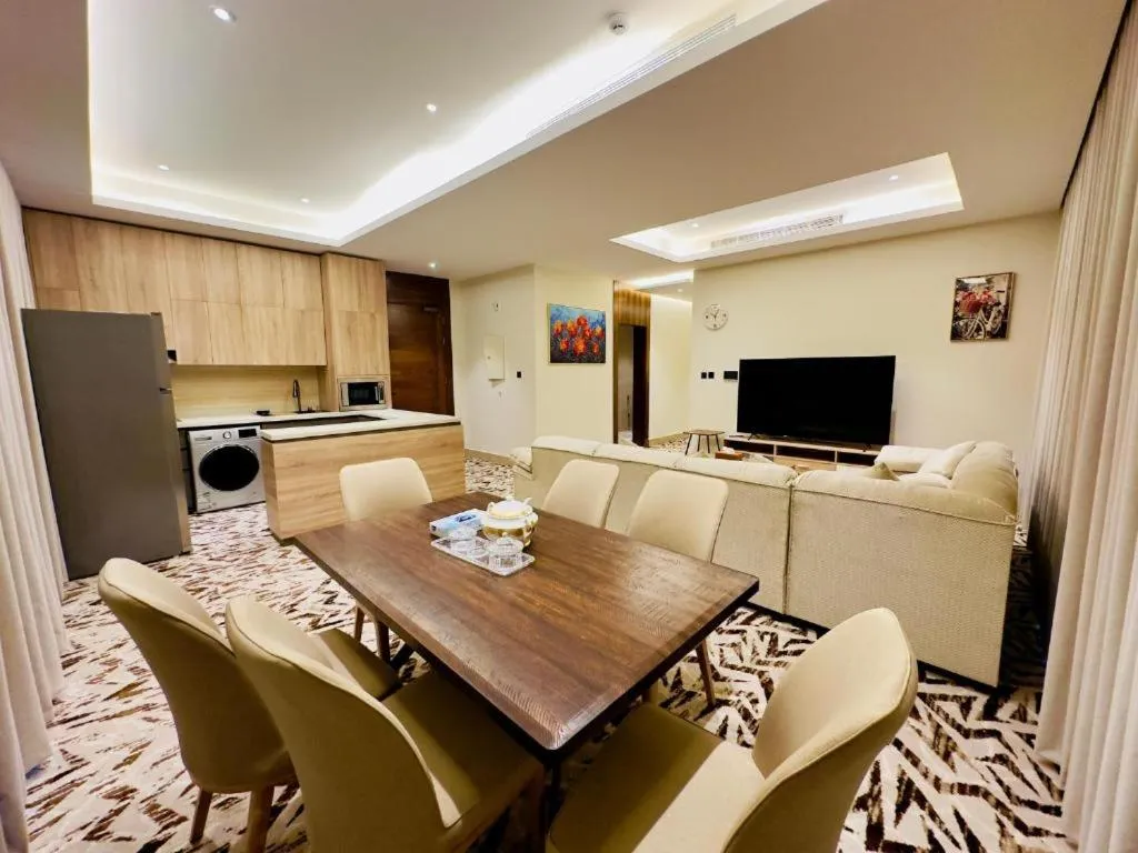 Image 2 of BOULEVARD APARTMENTs