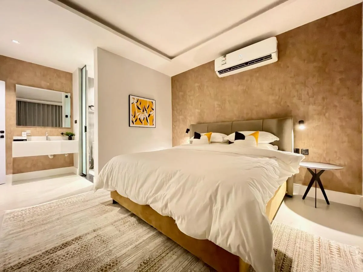 Image 4 of C Living – Executive – AQIQ