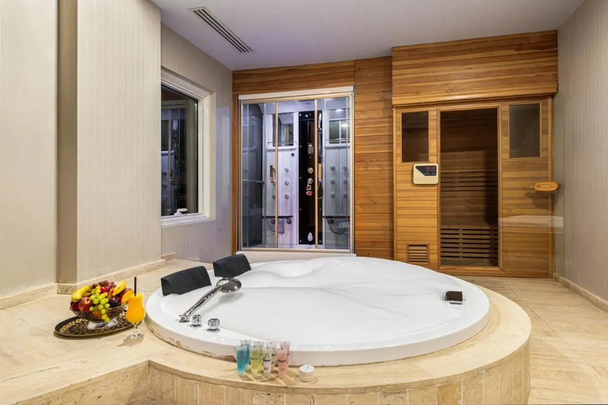 Image 1 of Crowne Rose AlSahafa Hotel فندق كراون روز الصحافة