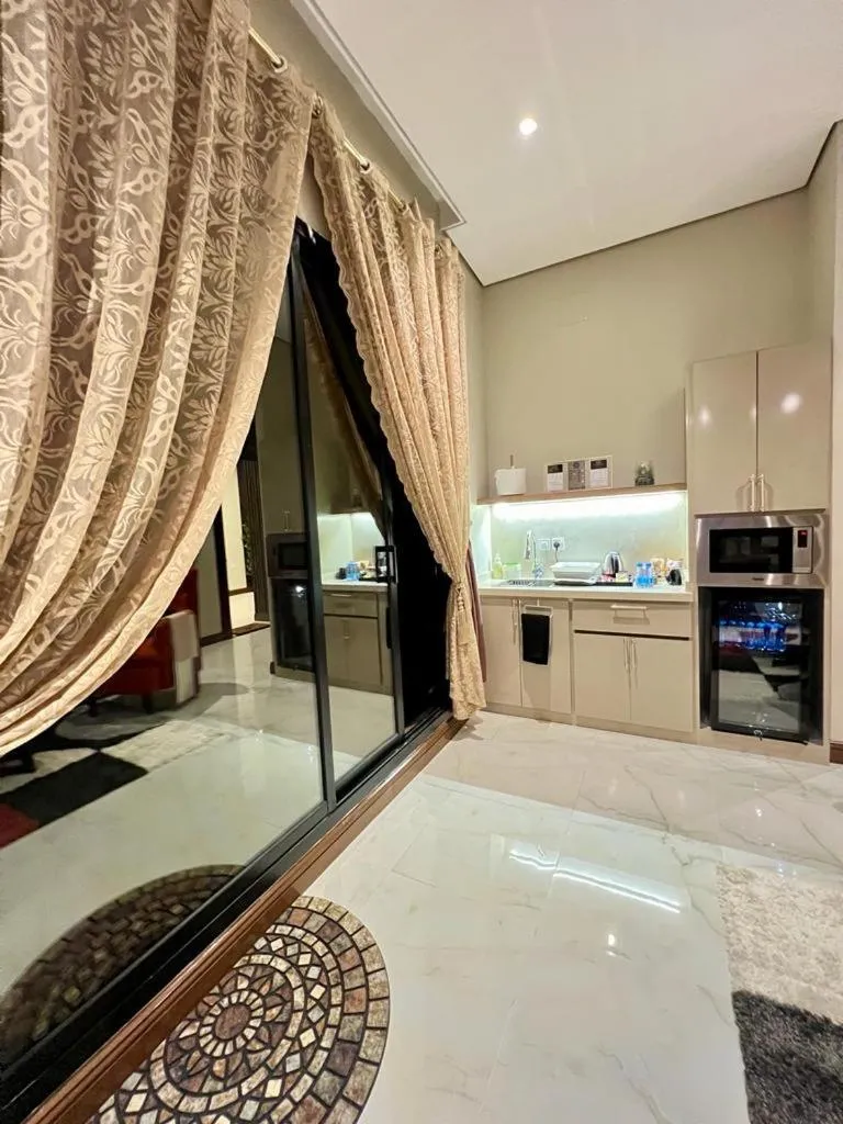 Image 3 of Elite Apartments