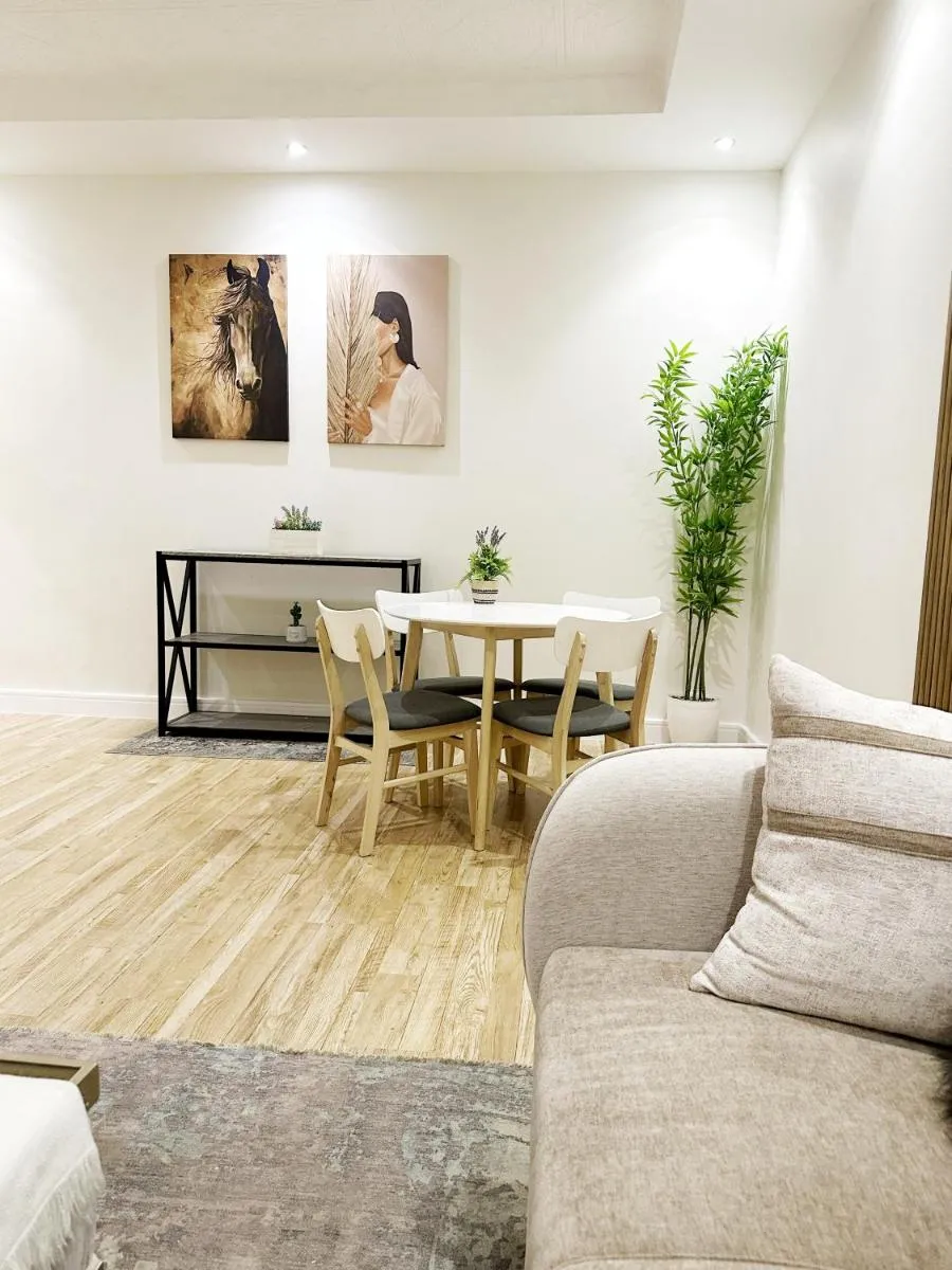 Image 3 of Luxury Apartment 1