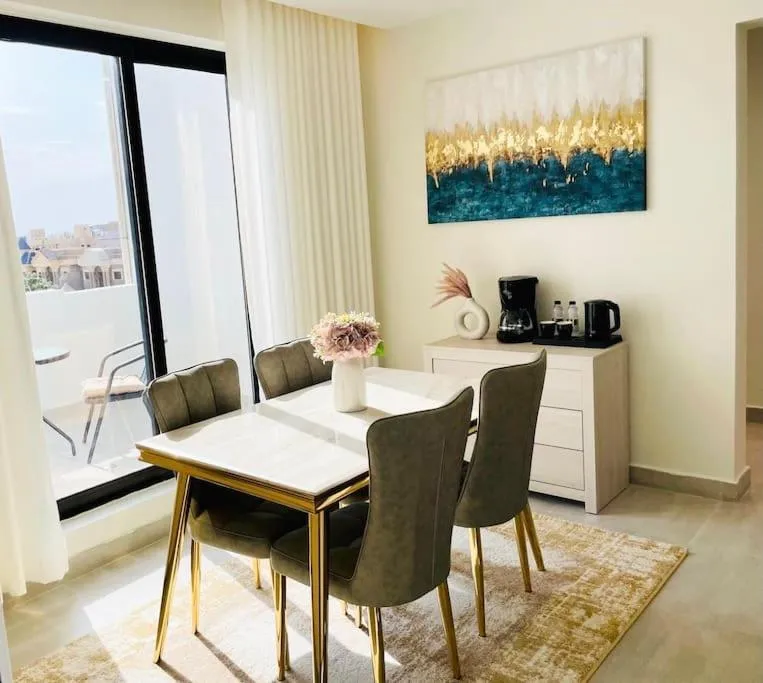 Image 2 of Spacious new 2 bedroom Apt-in amazing location B33