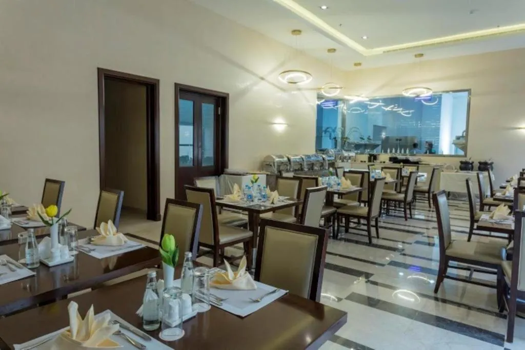 Image 4 of Voyage Hotel & Suites