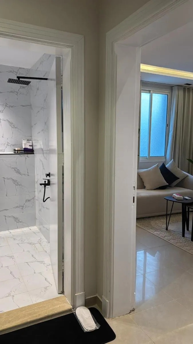 Image 4 of 74Stay Elegant&self entry studio