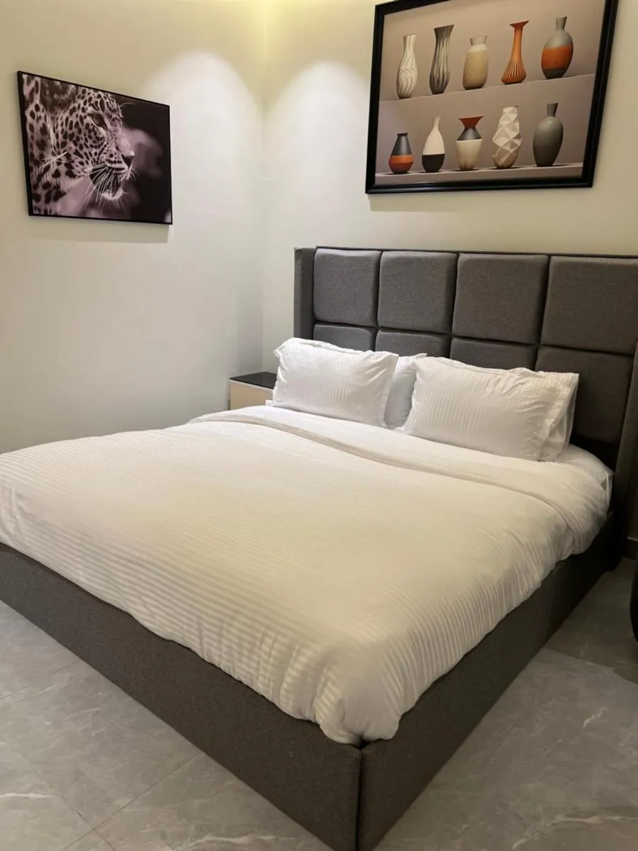 Image 1 of A Luxurious and modern studio with side seating
