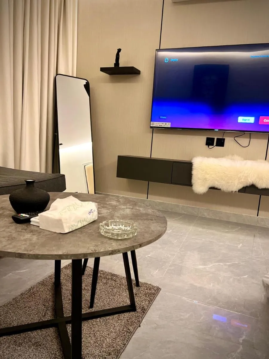Image 5 of A Luxurious and modern studio with side seating