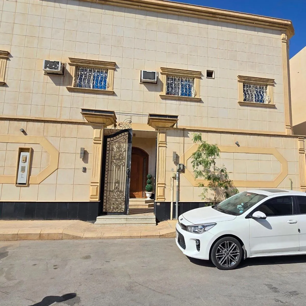 Image 1 of Al Hamra Family Villa فلة الحمراء العائلية