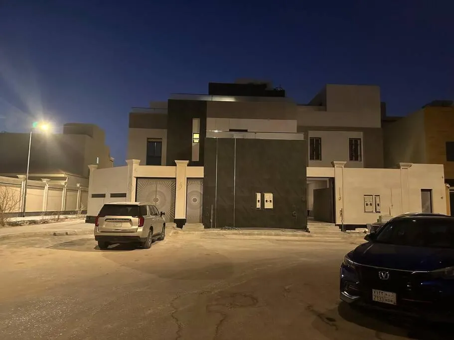 Image 2 of A studio in upscale neighborhood