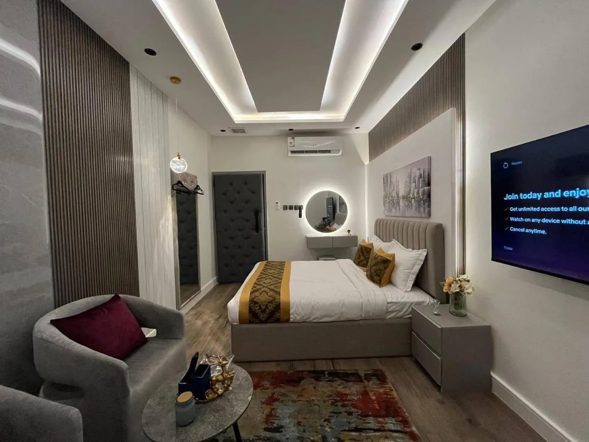 Image 4 of Boulevard Studio Private and Self Entry