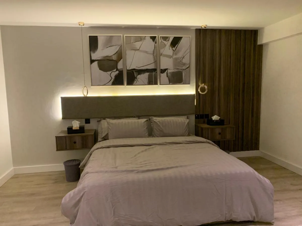 Image 6 of Down Town Appartment w/King bed