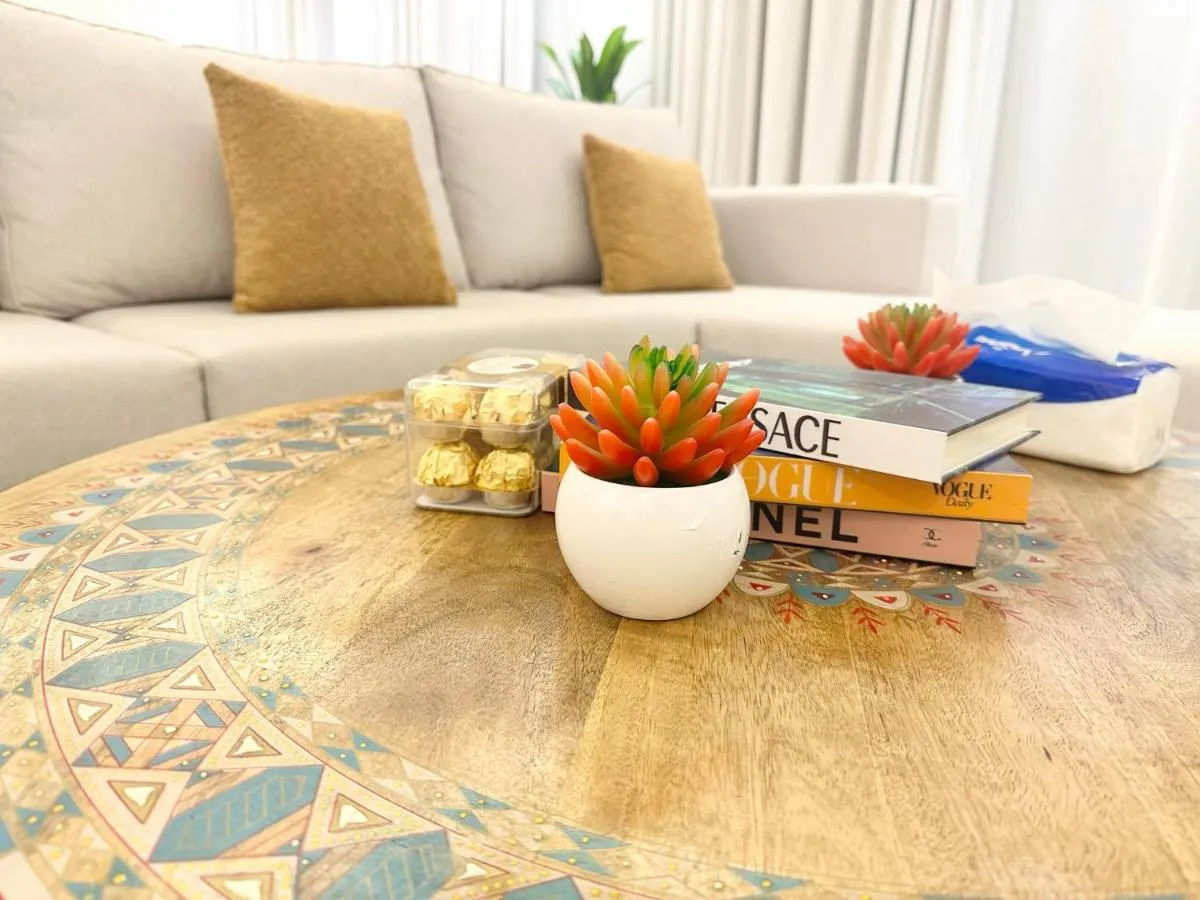 Image 1 of Luxurious 3 Bedroom Apartment – 5 minutes to Boulevard