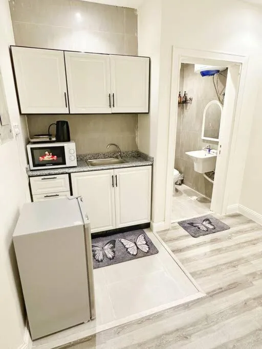 Image 4 of Luxury Apartment 201