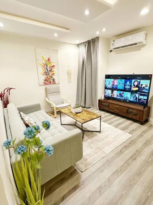 Image 2 of Luxury Apartment 201