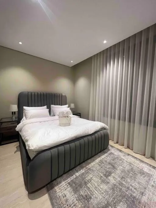 Image 5 of Modern 3 Bedroom Flat
