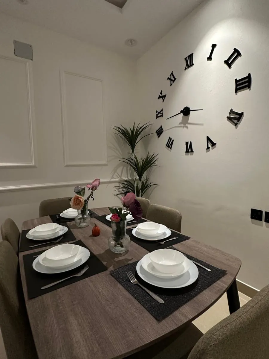 Image 4 of Modern & Cozy Apartment – 2