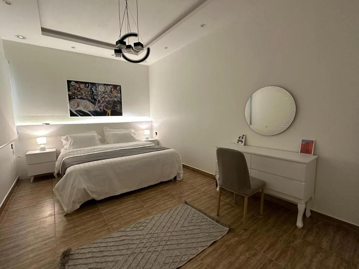 Image 2 of Modern & Cozy Apartment – 2