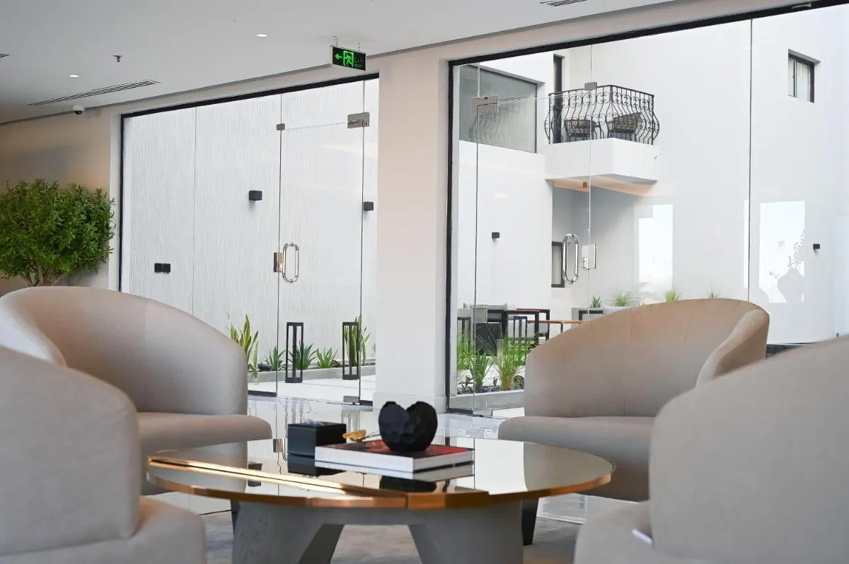 Image 2 of Palm Gate Hotel Suites