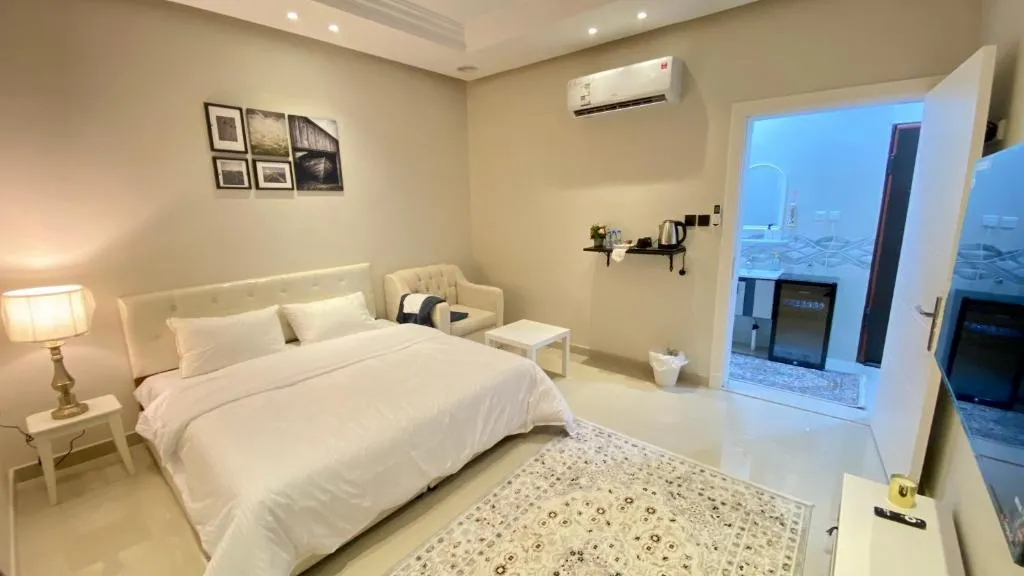 Image of RIVIERA Studio