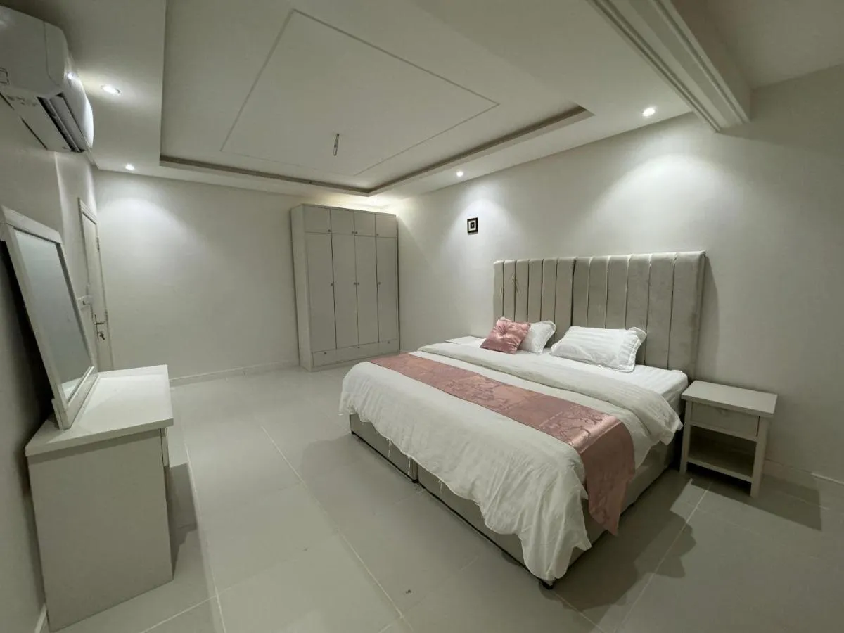 Image 2 of The white Apartments