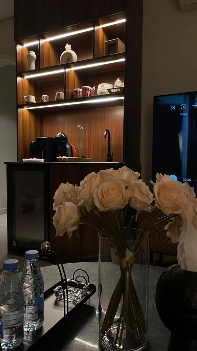Image 3 of شقة بتصميم أنيق وهادئ مقابل البوليفارد في قلب موسم الرياض Luxurious apartment next to the Boulevard in the heart of Riyadh Season