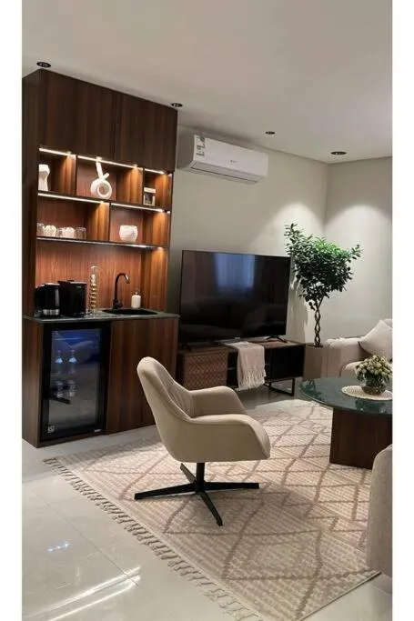 Image 4 of شقة بتصميم أنيق وهادئ مقابل البوليفارد في قلب موسم الرياض Luxurious apartment next to the Boulevard in the heart of Riyadh Season