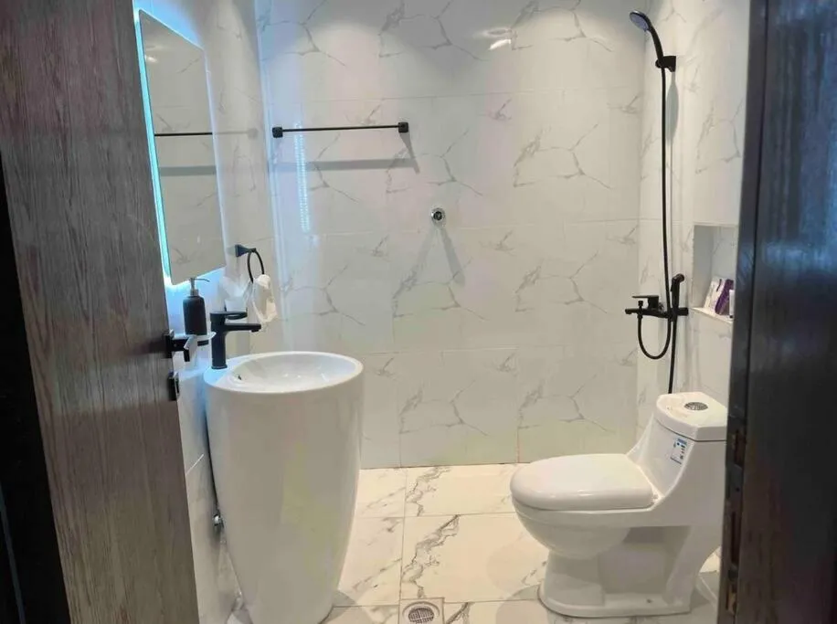 Image 1 of شقة بتصميم أنيق وهادئ مقابل البوليفارد في قلب موسم الرياض Luxurious apartment next to the Boulevard in the heart of Riyadh Season