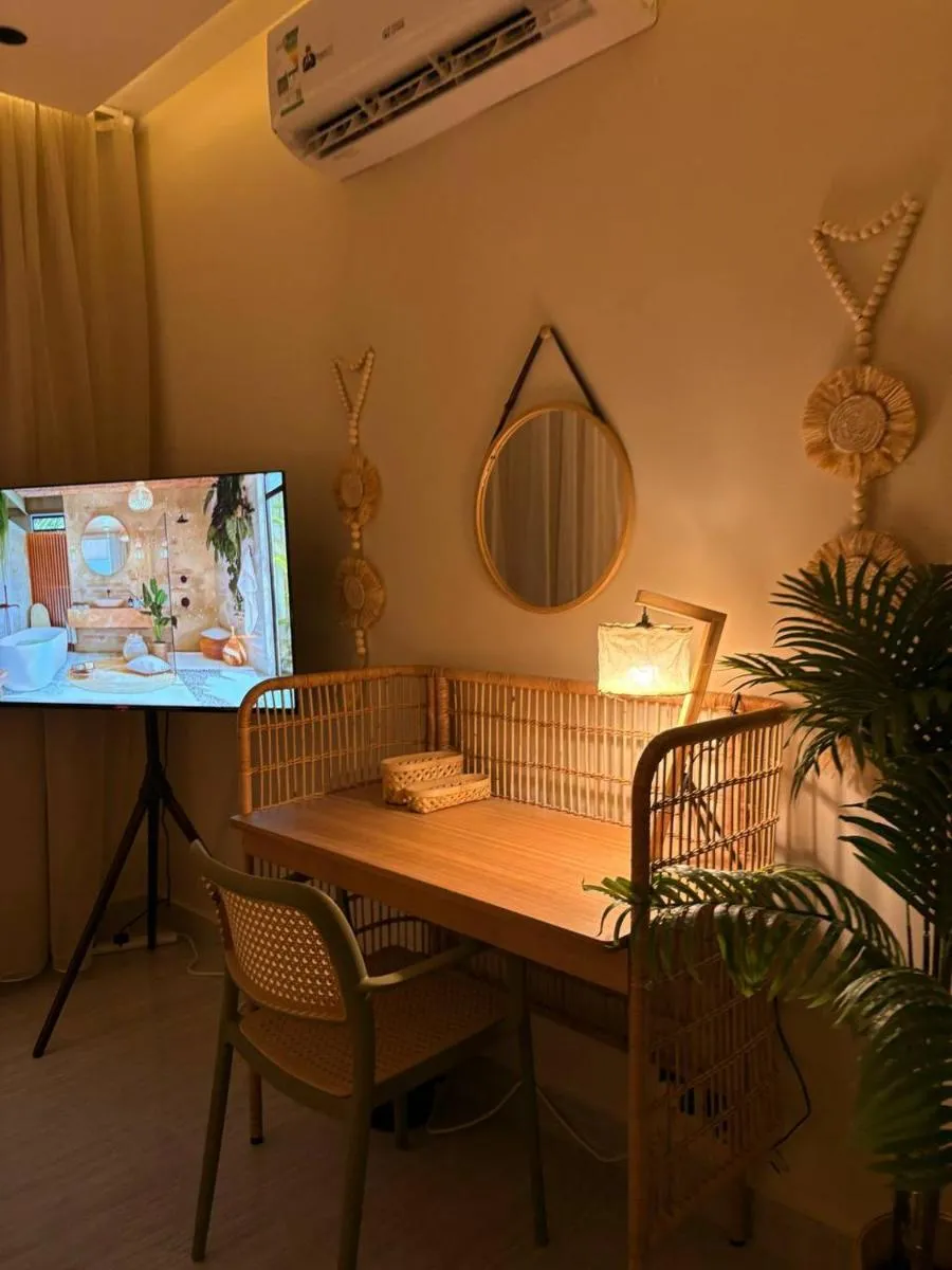 Image 6 of استديو مكتبي متكامل بحديقة و جلسة خارجية studio with desk for work with outdoor garden