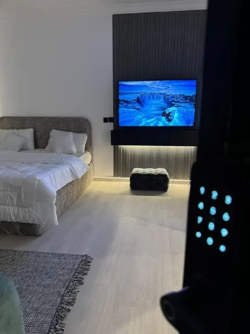 Image 1 of استديو مودرن وفاخر وبموقع مميز