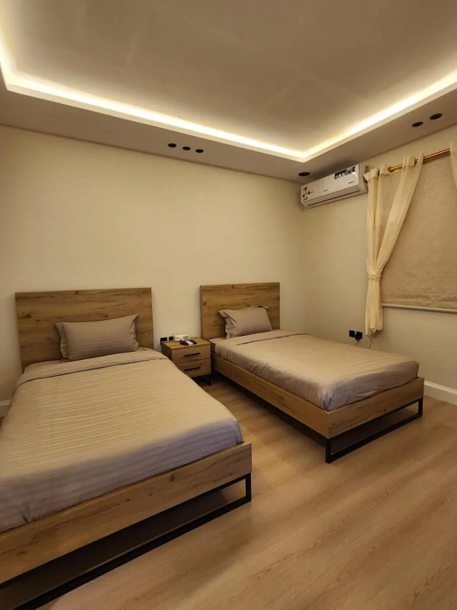 Image 3 of Comfy Studio Near Cafés – Twin Beds & Cozy Stay