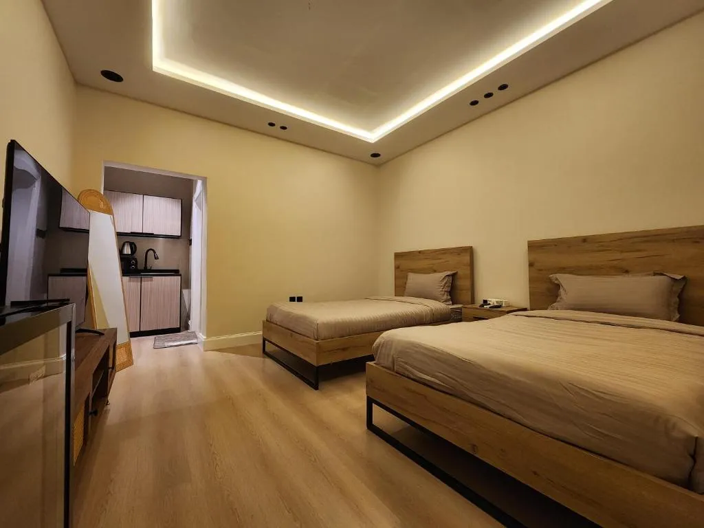 Image of Comfy Studio Near Cafés – Twin Beds & Cozy Stay