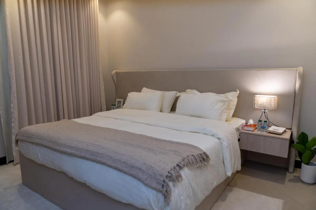 Image 5 of Elegant Apartment شقة مؤثثة بتصميم انيق