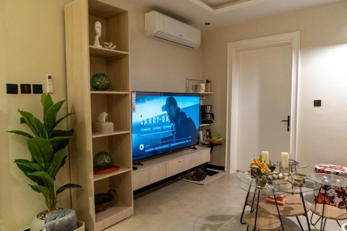Image 4 of Elegant Apartment شقة مؤثثة بتصميم انيق