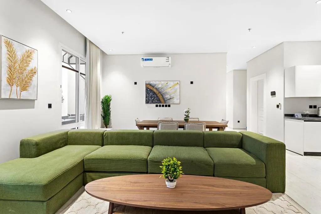 Image 5 of GR- Modern and High-End 3Bdr Apartment self-entry