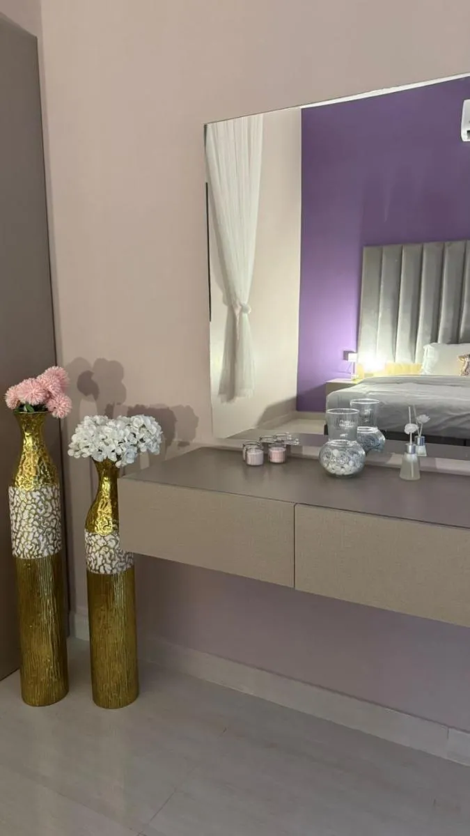 Image 3 of IS 1 Large apartment in purple style