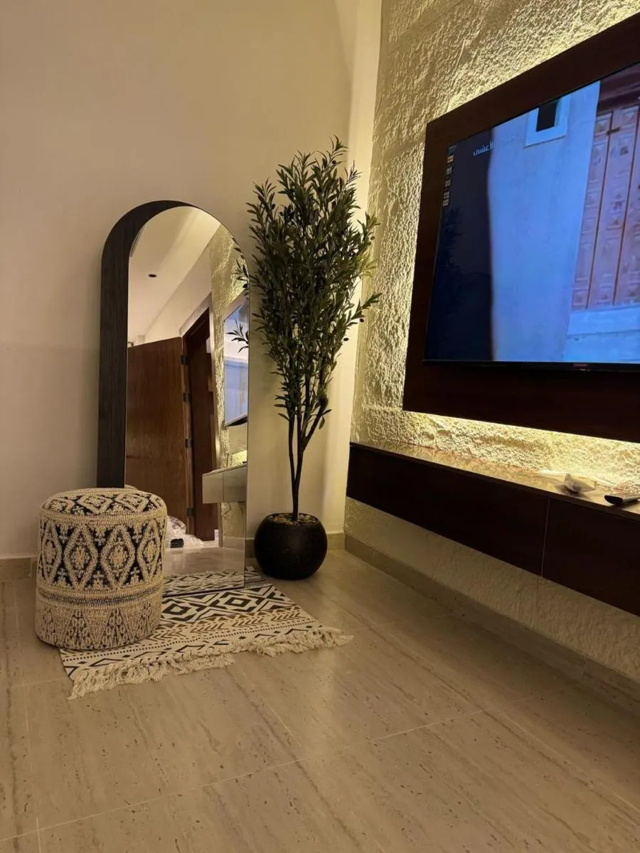 Image 2 of LP90-1 Bohemian Breeze 1BR Apartment
