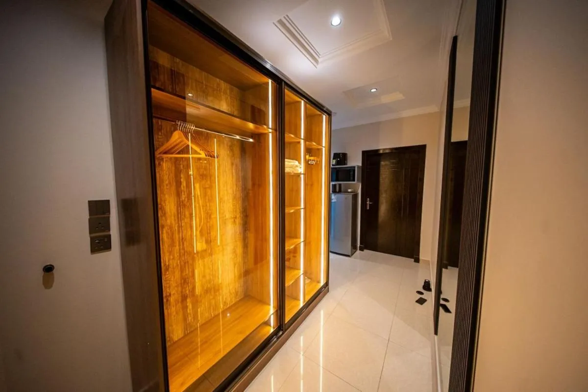 Image 4 of Luxuries Apt,Self-Entry,65 4K TV Smart A4