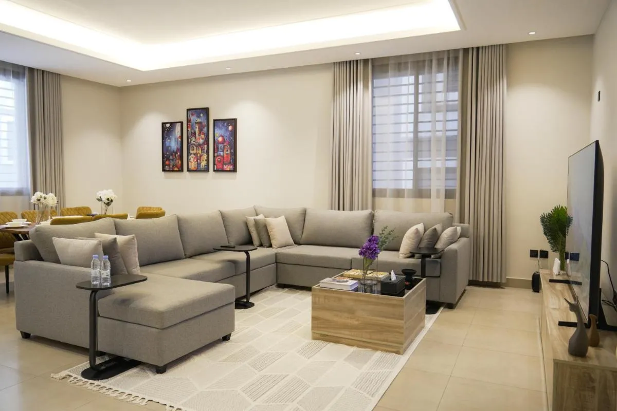 Image 2 of Luxury Apartment in Al Yasmin