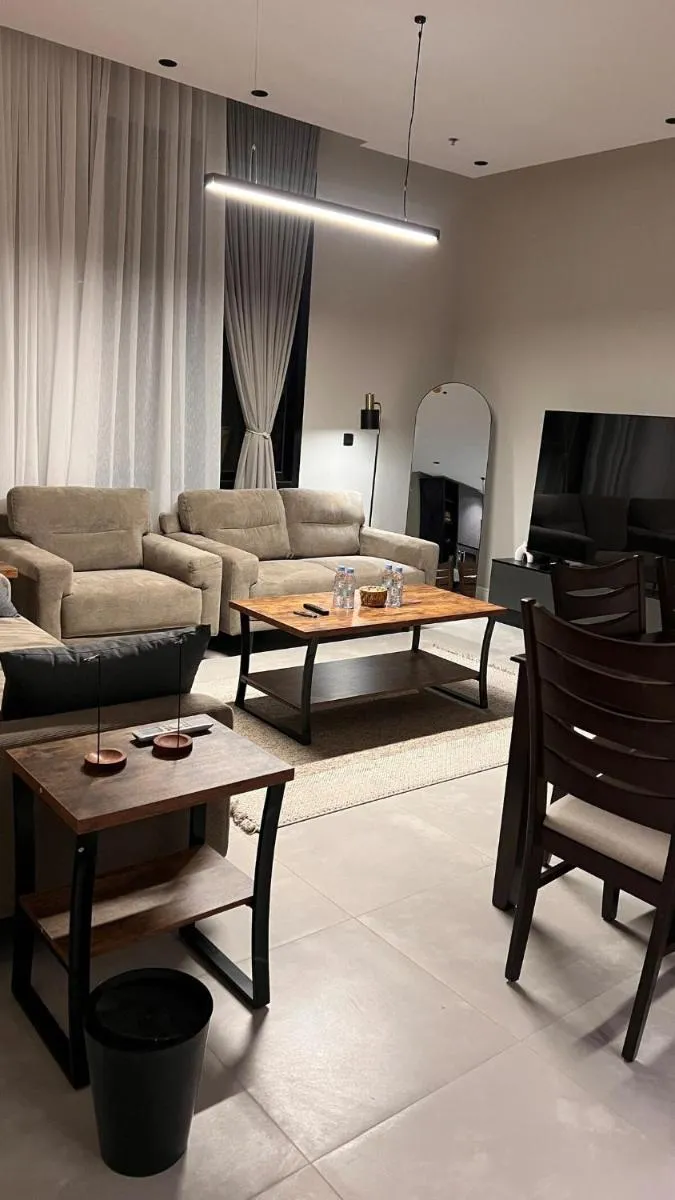 Image 4 of Luxury Three Bedroom Apartment with Trans