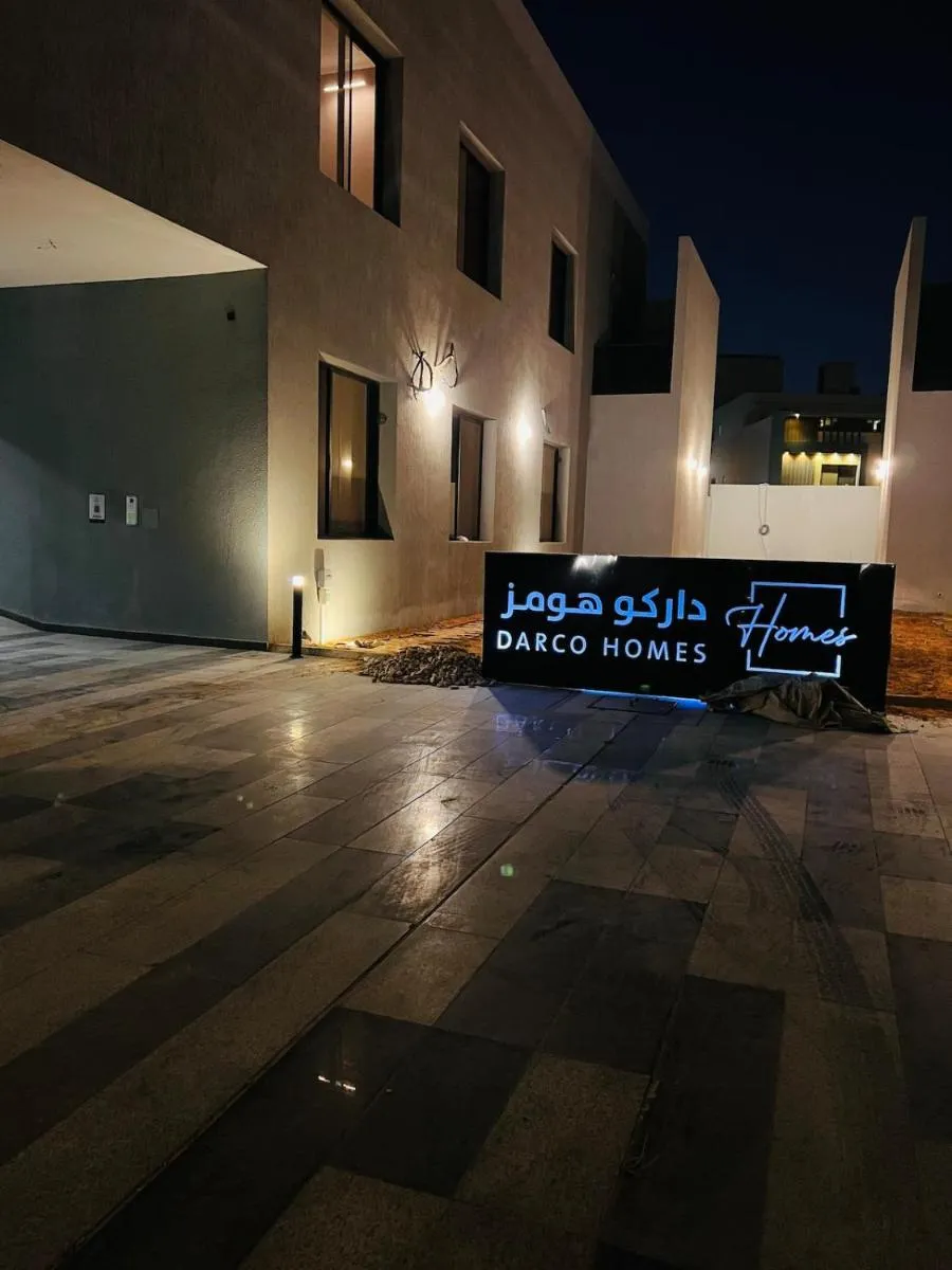 Image 5 of Luxury Three Bedroom Apartment with Trans