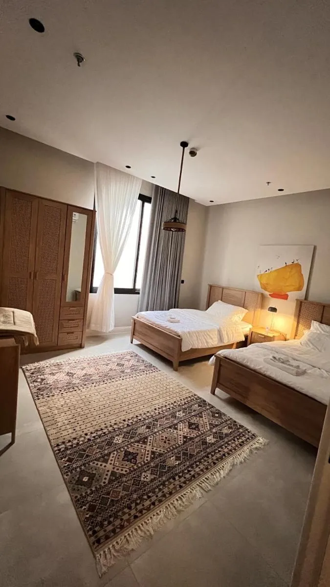 Image 1 of Luxury Three Bedroom Apartment with Trans