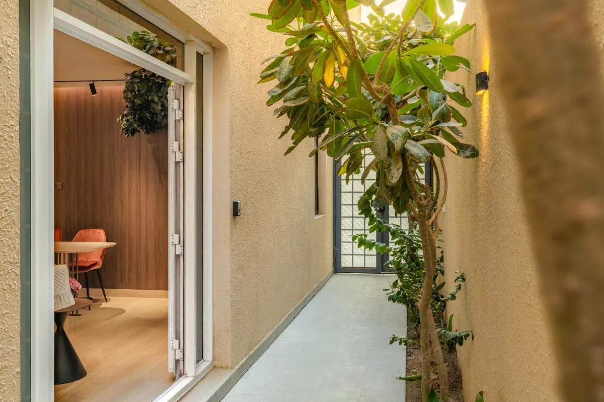 Image 2 of Modern 3-bedroom Apartment With Garden