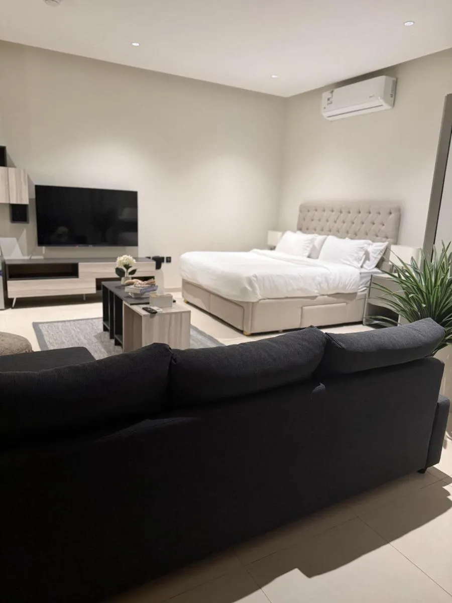 Image 4 of Modern Double Bedroom & Terrace in AlMalqa
