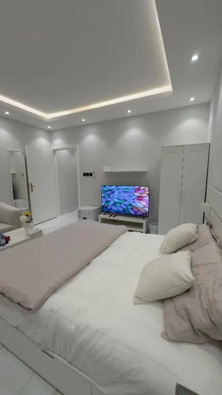 Image of Modern Self Entry Studio