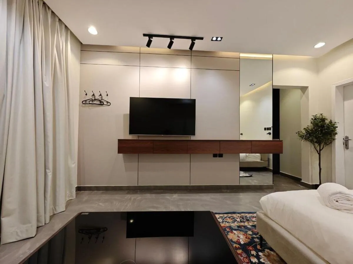 Image 1 of Modern Studio – Malqa