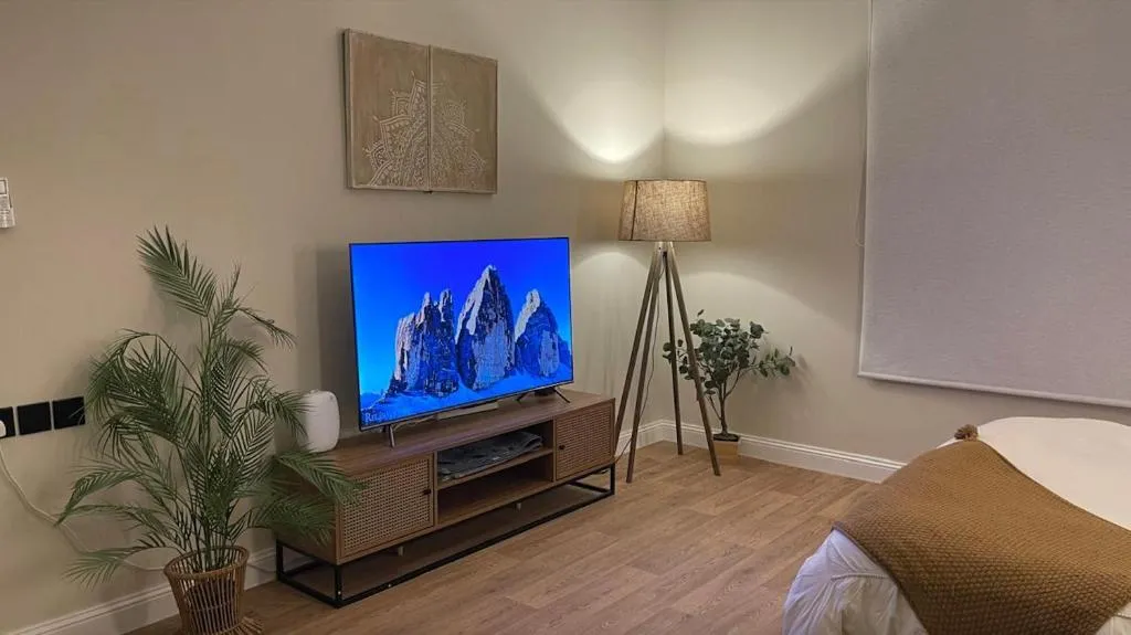 Image of Modern Studio with Self-Entry in Malqa