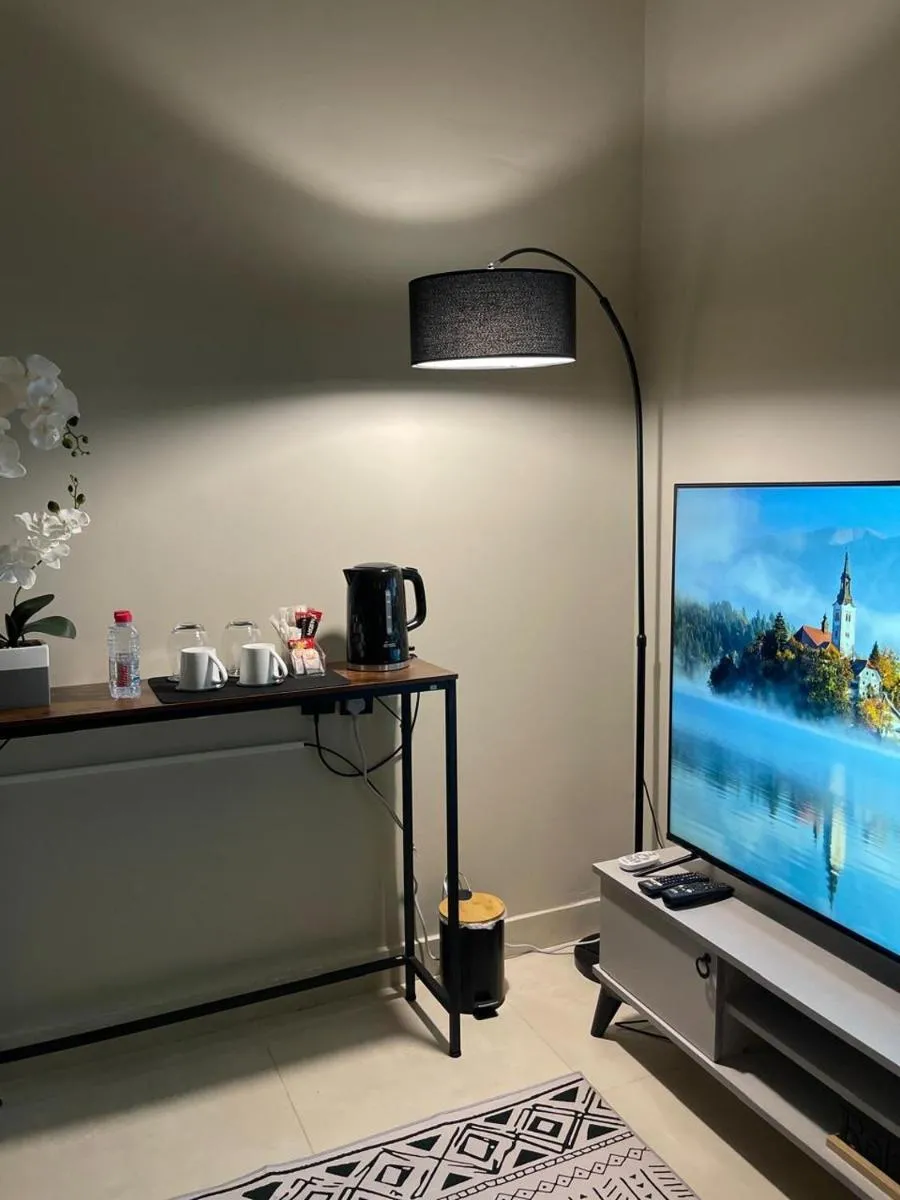 Image 3 of Quite and modern studio with smart entry – استوديو هادىء و حديث دخول ذكي