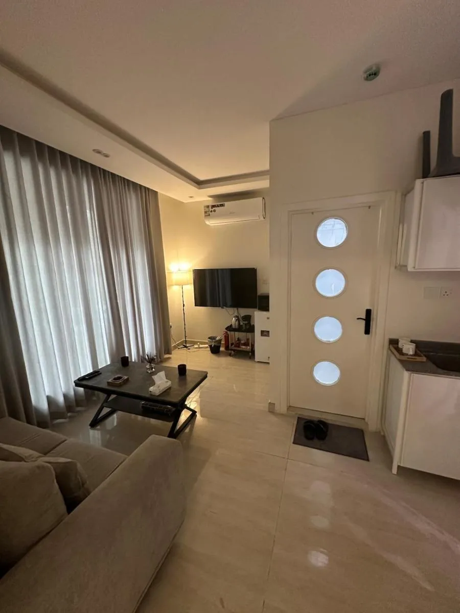 Image 3 of Self-entry Apartment