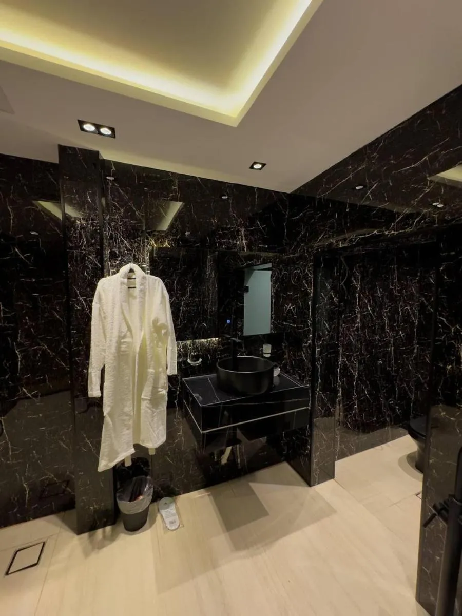 Image 4 of Stunning Studio with Bathtub- Jasmine District
