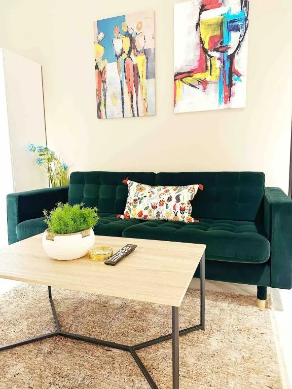 Image of Stylish and luxurious studio, side entrance 1C